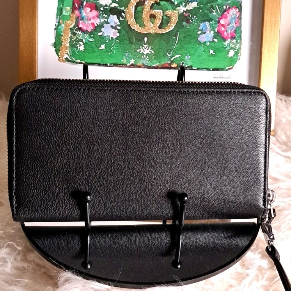 Marc Jacobs NWOTs The Slim Continental Wristlet Wallet